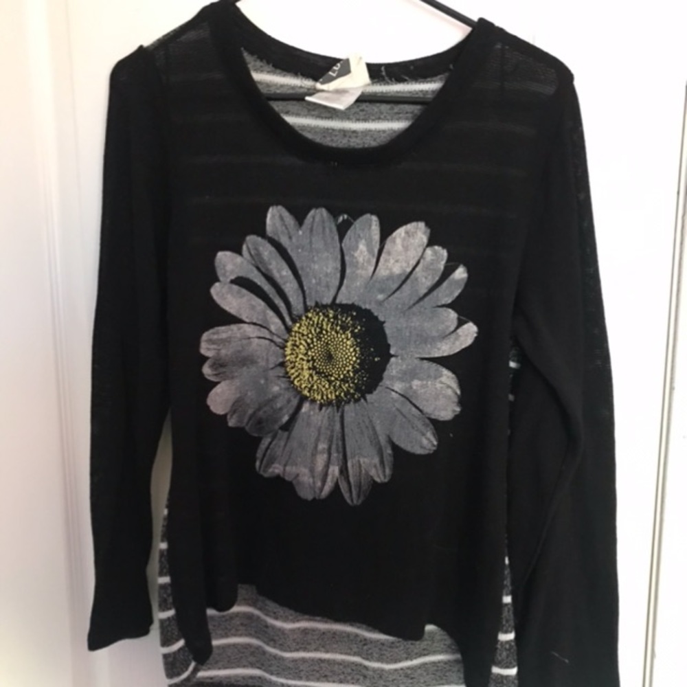 Long sleeve graphic T